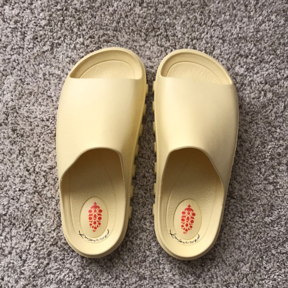 NEW Free People Movement Halftime Slides | Sand Dollar, Pastel Yellow | US 7/8